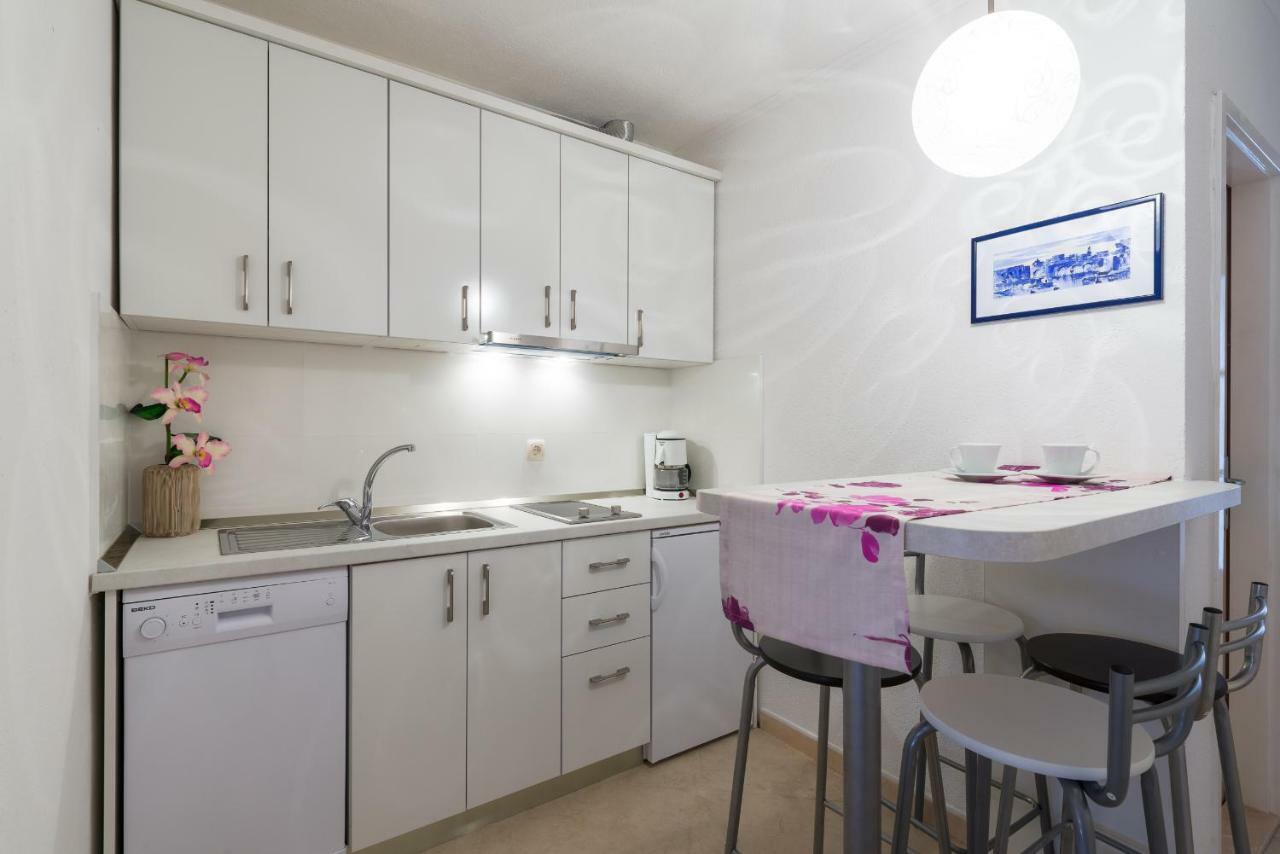 Apartments Nada Бол Экстерьер фото