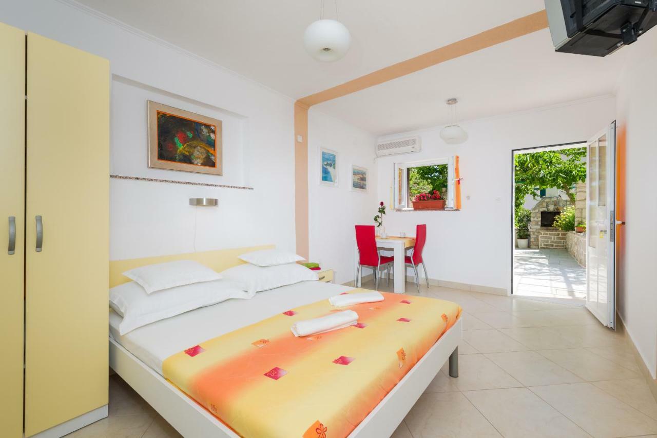 Apartments Nada Бол Экстерьер фото