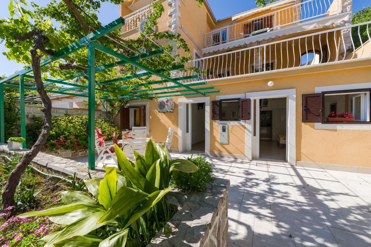 Apartments Nada Бол Экстерьер фото