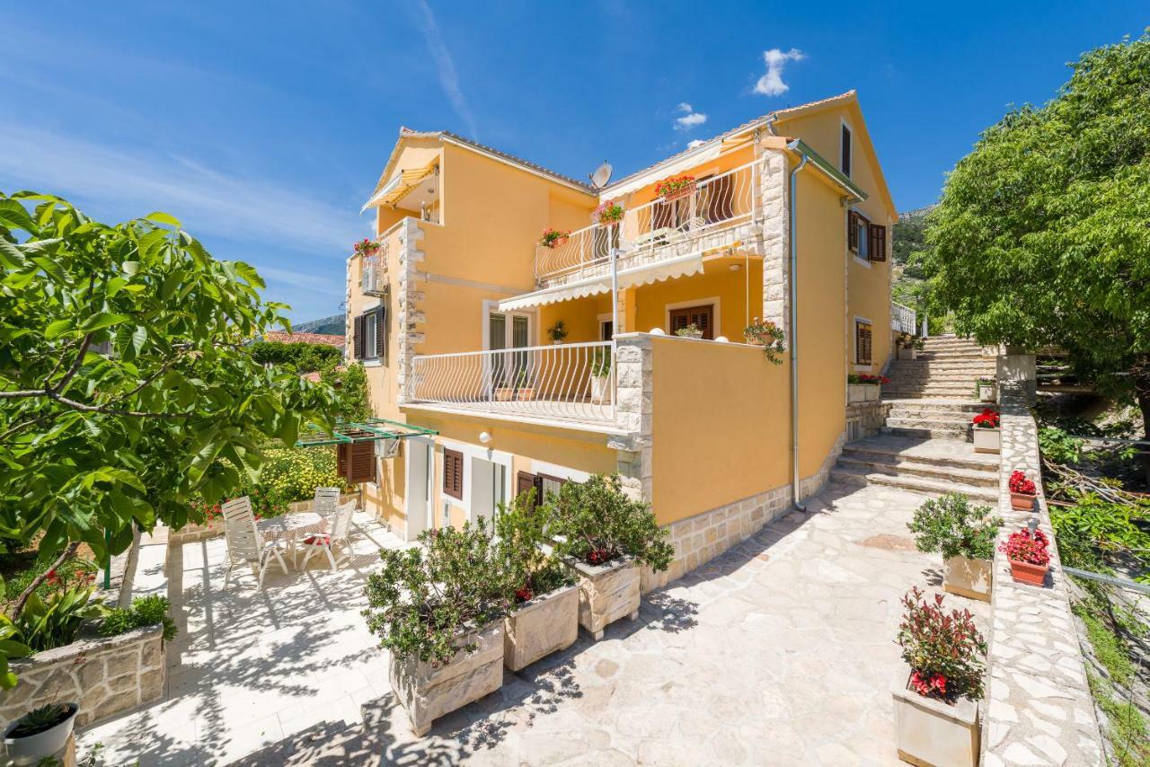 Apartments Nada Бол Экстерьер фото