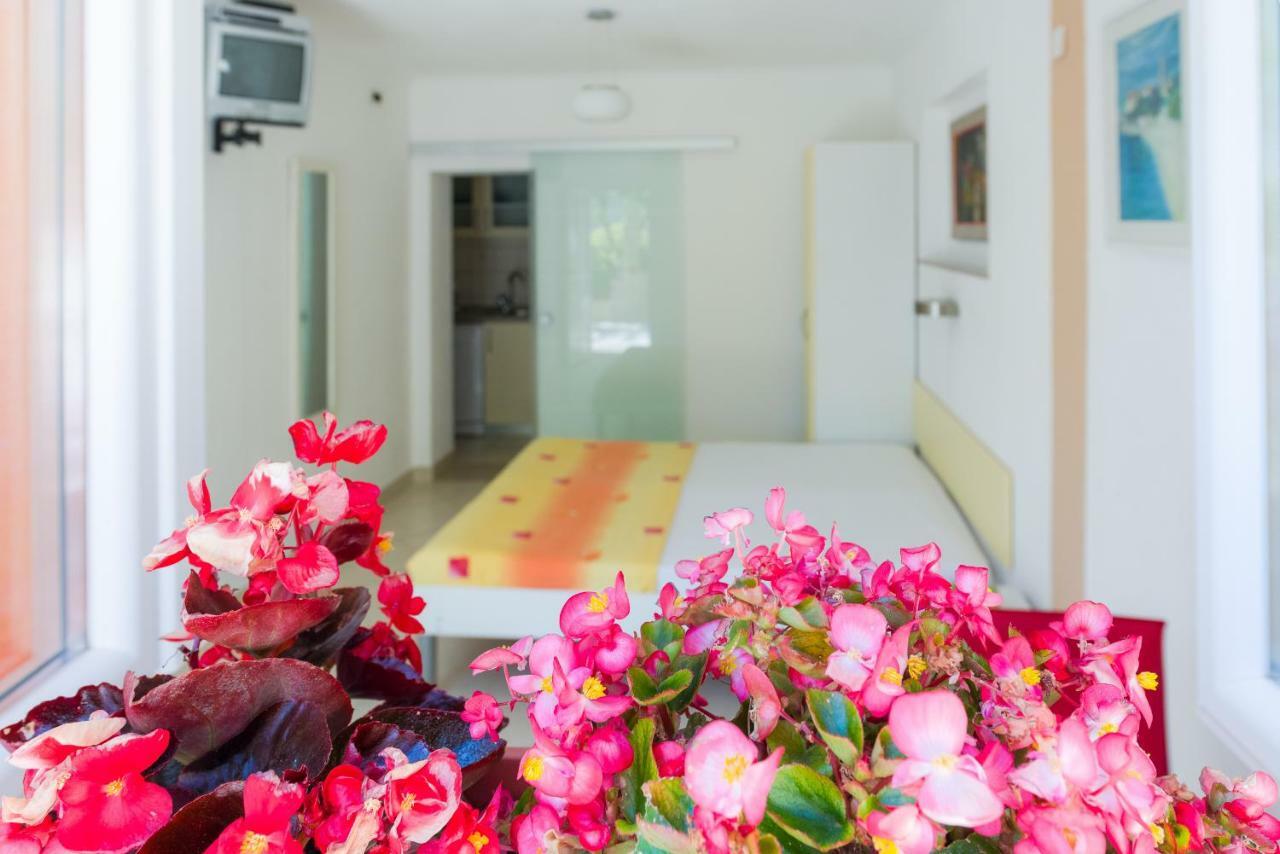 Apartments Nada Бол Экстерьер фото